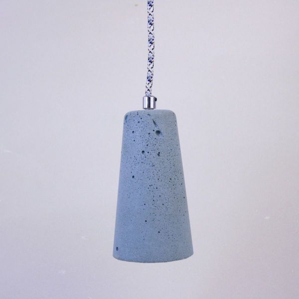 beton-fuggesztek-lampa-kis-buraval-vilagos-kek