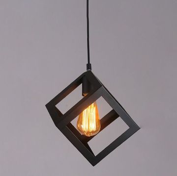 geometriai-fuggesztek-kocka-lampa