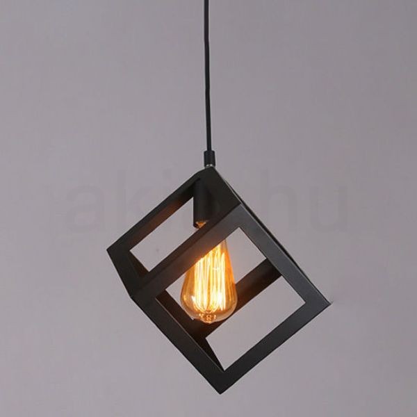 geometriai-fuggesztek-kocka-lampa